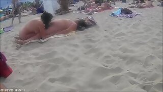 გამხდარი შავგვრემანი ...