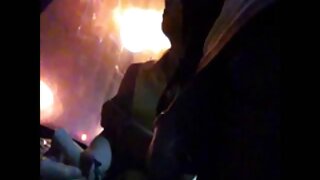მომხიბვლელი შავგვრემ ...